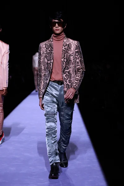 Look 5